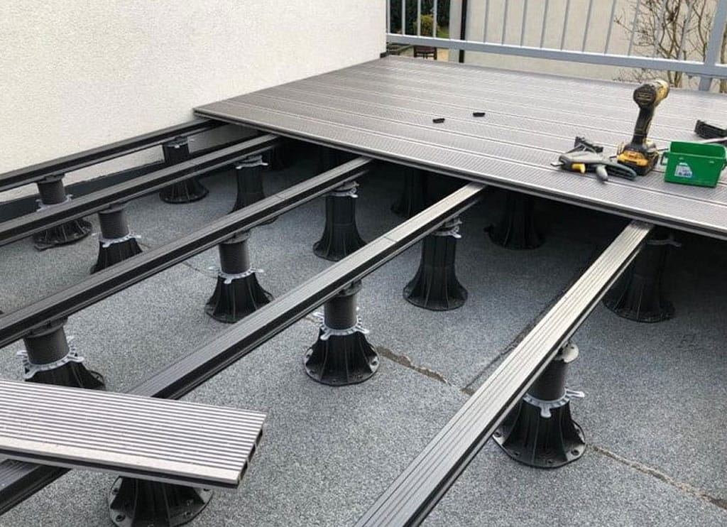 Kamień naturalny w ogrodzie – materiał, który pamięta jeszcze rzymskie wille