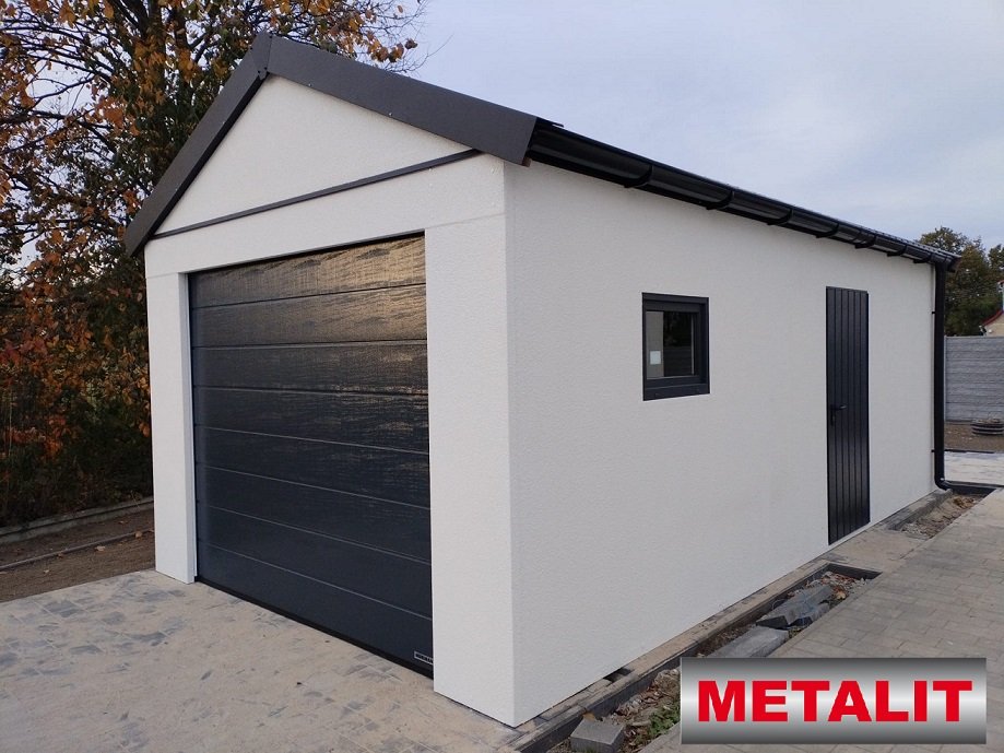 GARAŻ STALOWY TYNKOWANY